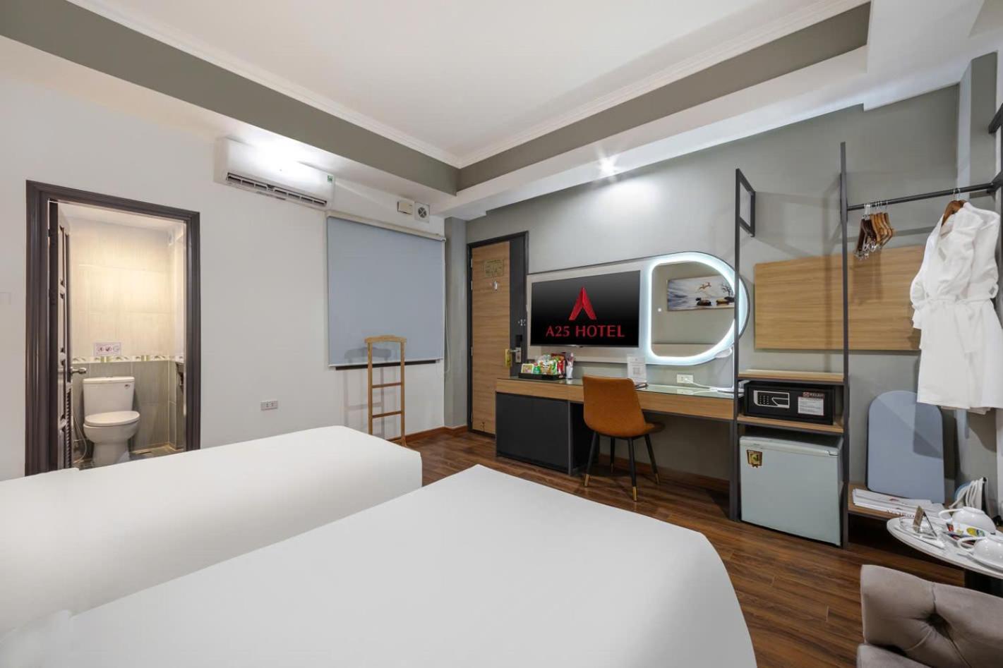Hotel A25 - 12 Pho Hue 2*